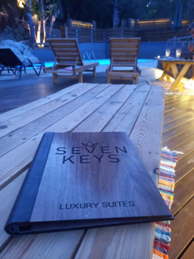 Seven Keys Luxury Suites Achílleion Exteriér fotografie